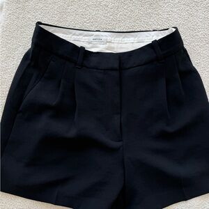 Aritzia Classic Black Women's Effortless shorts